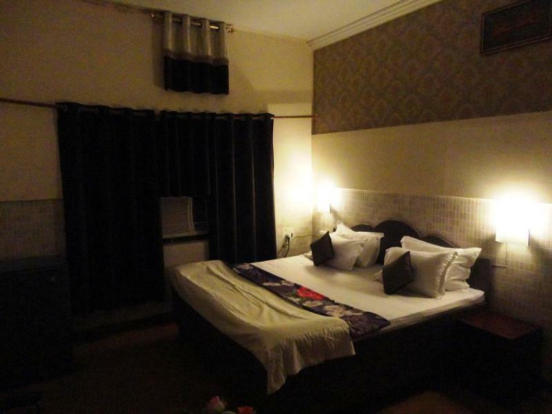 Fabexpress Landmark Awadh Hotel Lucknow Exterior photo